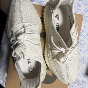 Adidas Yeezy Boost 350 V2 in Bone
